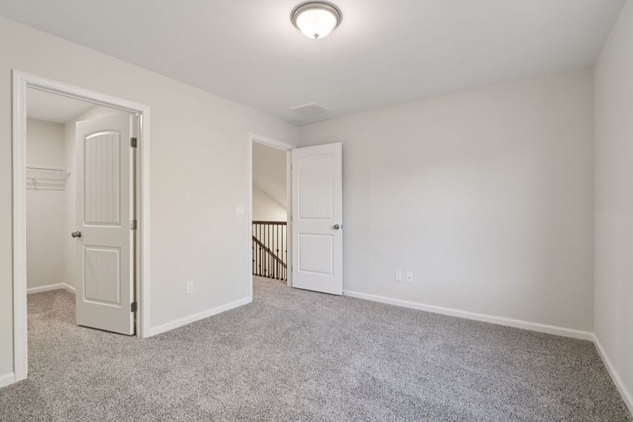 Spacious, unfurnished interior of a new home in Hayden Pointe, St. Marys (Image 33).