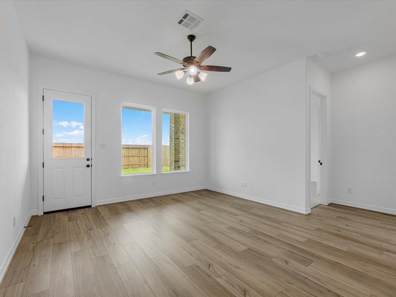 Spacious, unfurnished interior of a new home in Wildrye, Waller (Image 14).