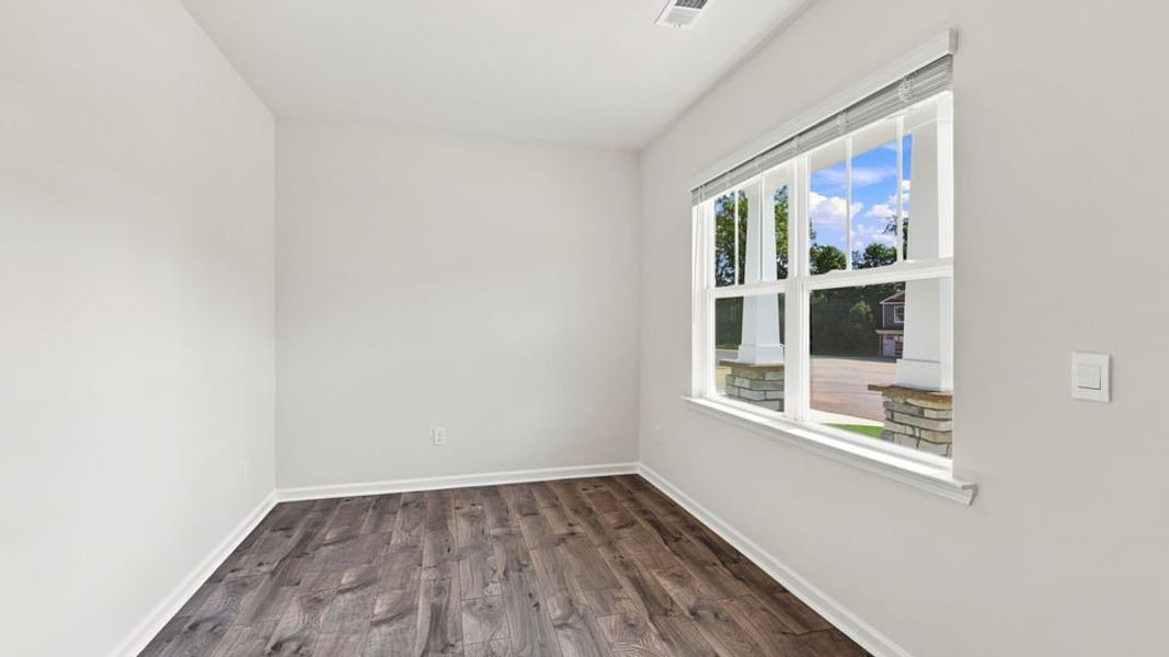 Spacious, unfurnished interior of a new home in Chestnut Ridge, Greenville (Image 19).