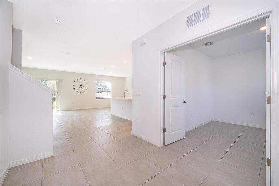 Spacious, unfurnished interior of a new home in Marion Creek, Haines City (Image 15). Spacious, unfurnished interior of a new home in Marion Creek, Haines City (Image 15).