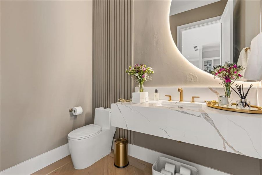 Furnished interior view inside a new home in , Orlando (Image 17).