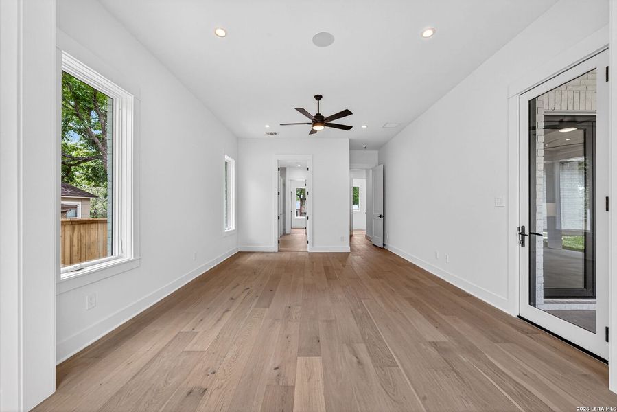 Spacious, unfurnished interior of a new home in , Alamo Heights (Image 47).