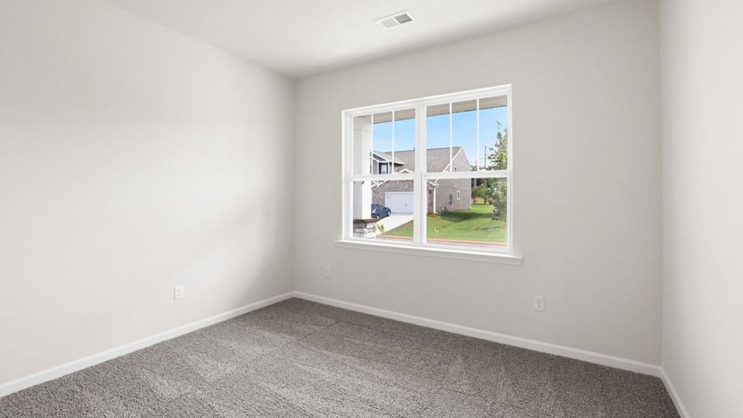 Spacious, unfurnished interior of a new home in Woodglen, Piedmont (Image 14).