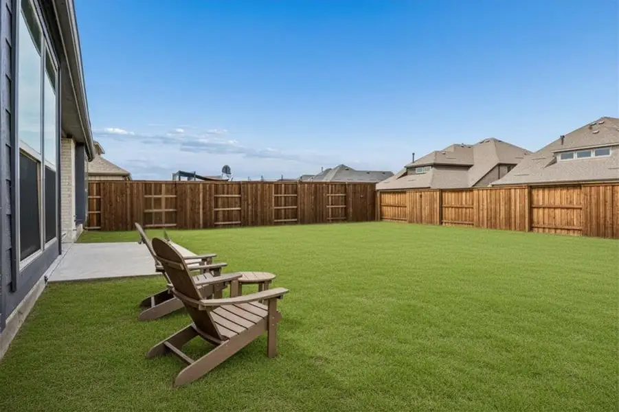 Exterior details and patio area of a home in , Prosper (Image 4).