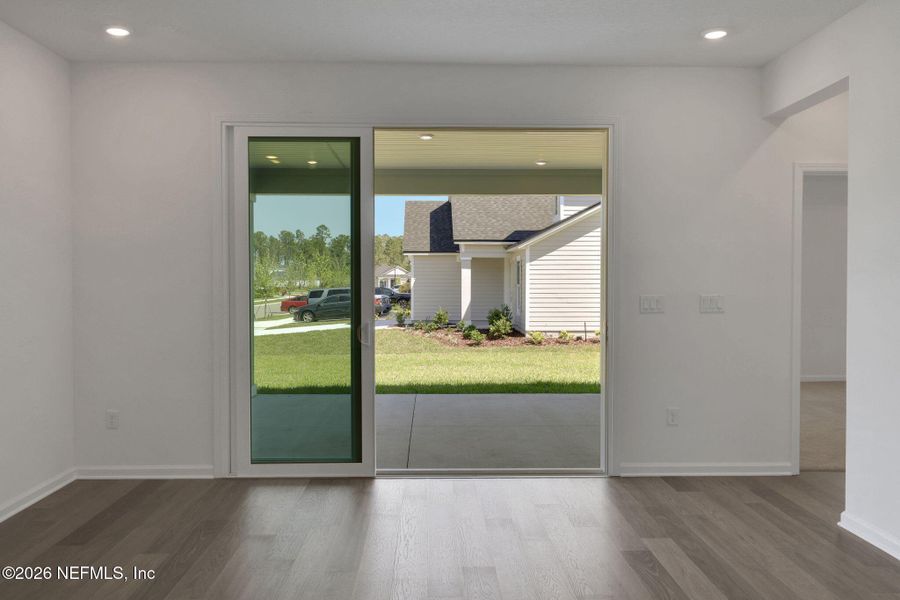 Spacious, unfurnished interior of a new home in Hyland Trail, Green Cove Springs (Image 18).