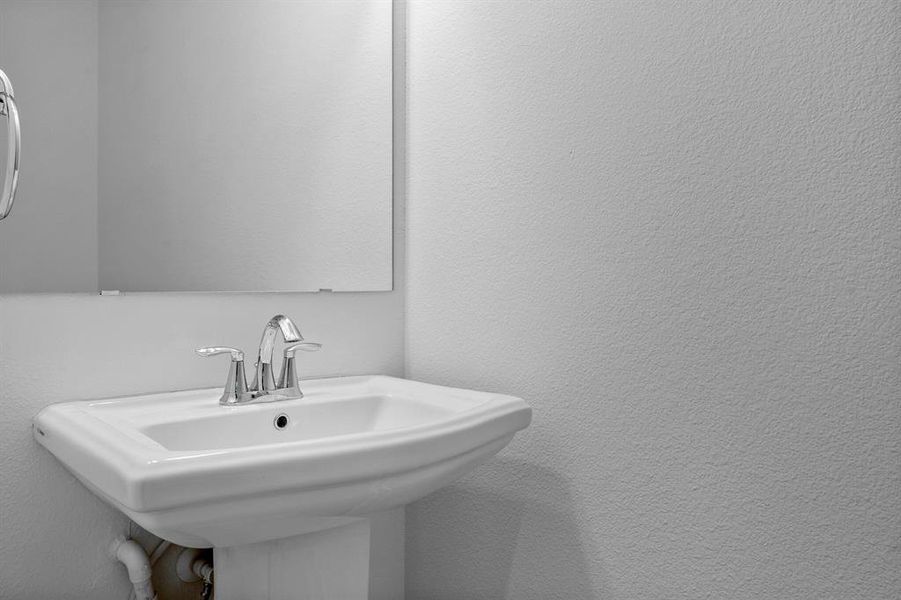 Furnished interior view inside a new home in Heritage Towne, Midlothian (Image 5).