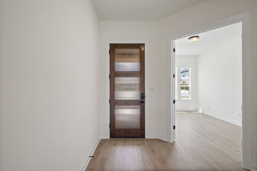 Spacious, unfurnished interior of a new home in Heritage, Dripping Springs (Image 24).