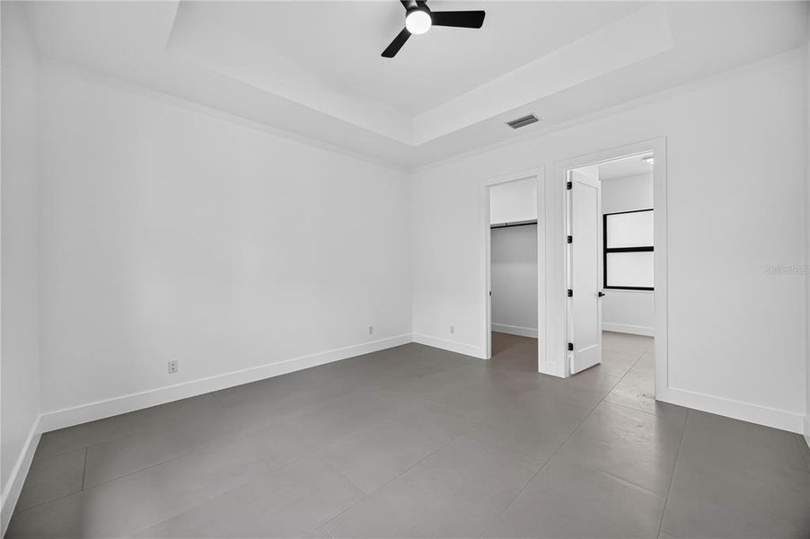 Spacious, unfurnished interior of a new home in , Port Charlotte (Image 21).