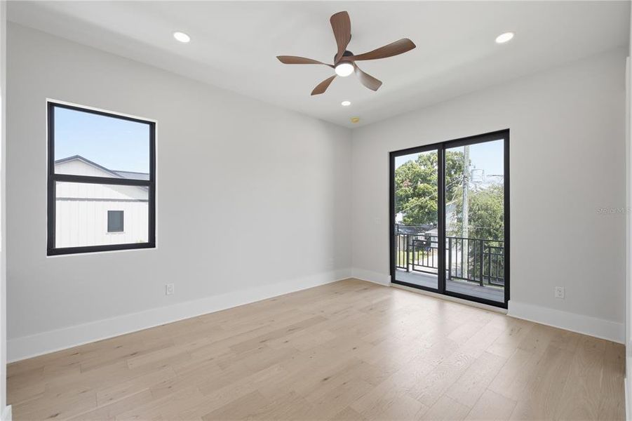 Spacious, unfurnished interior of a new home in , Tampa (Image 77). Spacious, unfurnished interior of a new home in , Tampa (Image 77).