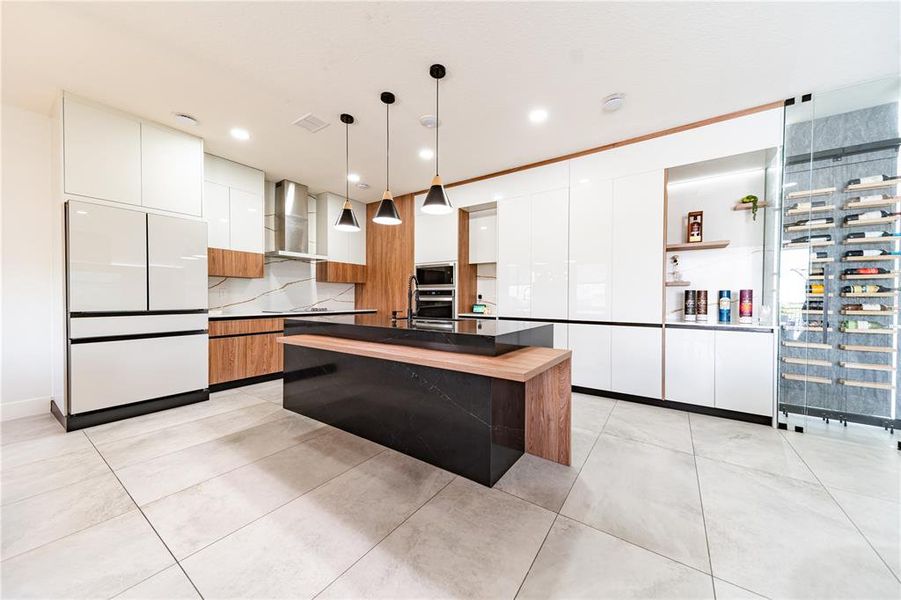Furnished interior view inside a new home in , Kissimmee (Image 13).