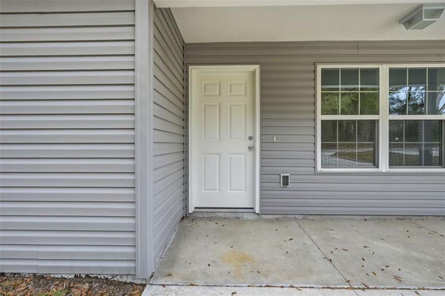 Exterior details and patio area of a home in , Ocklawaha (Image 22).