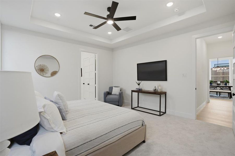 Furnished interior view inside a new home in , Dallas (Image 7).