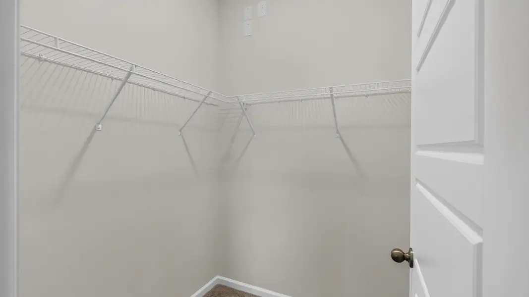 Spacious, unfurnished interior of a new home in Copes Landing, Jacksonville (Image 19).