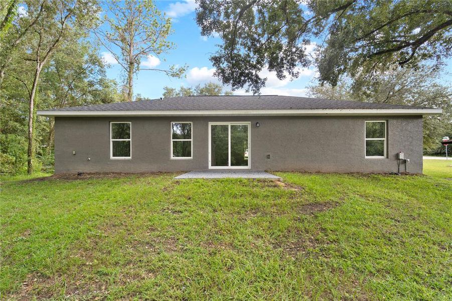 Exterior details and patio area of a home in , Dunnellon (Image 1). Exterior details and patio area of a home in , Dunnellon (Image 1).