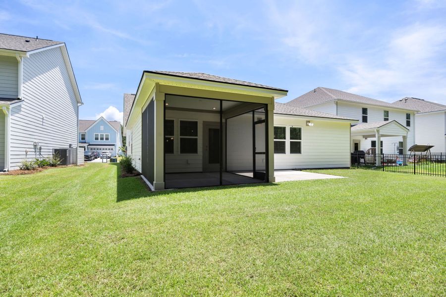 Exterior details and patio area of a home in Waterways, Richmond Hill (Image 22).