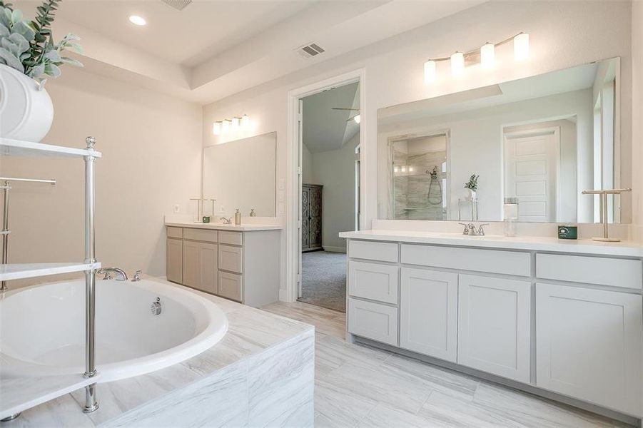 Furnished interior view inside a new home in Reunion 60'/70', Rhome (Image 14). Furnished interior view inside a new home in Reunion 60'/70', Rhome (Image 14).