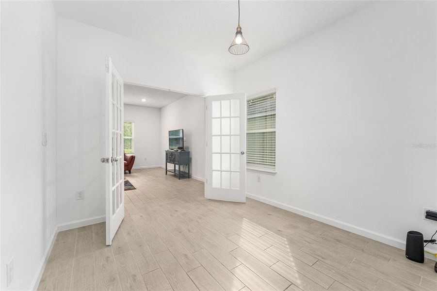 Spacious, unfurnished interior of a new home in Liberty Village: Liberty Village - Phase One, Ocala (Image 24).