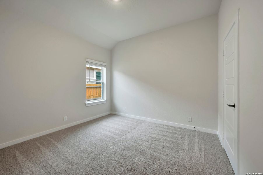 Spacious, unfurnished interior of a new home in Meyer Ranch – Select Reserve Series, New Braunfels (Image 10). Spacious, unfurnished interior of a new home in Meyer Ranch – Select Reserve Series, New Braunfels (Image 10).