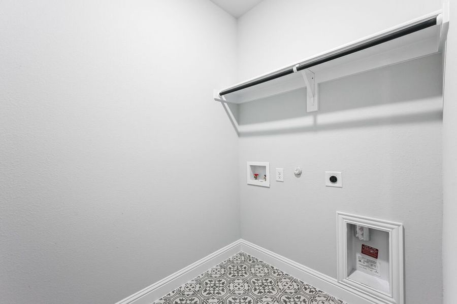 Spacious, unfurnished interior of a new home in Cross Creek Meadows 55s, Celina (Image 22).