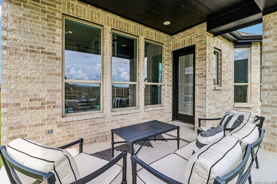 Exterior details and patio area of a home in Homestead, Schertz (Image 25).