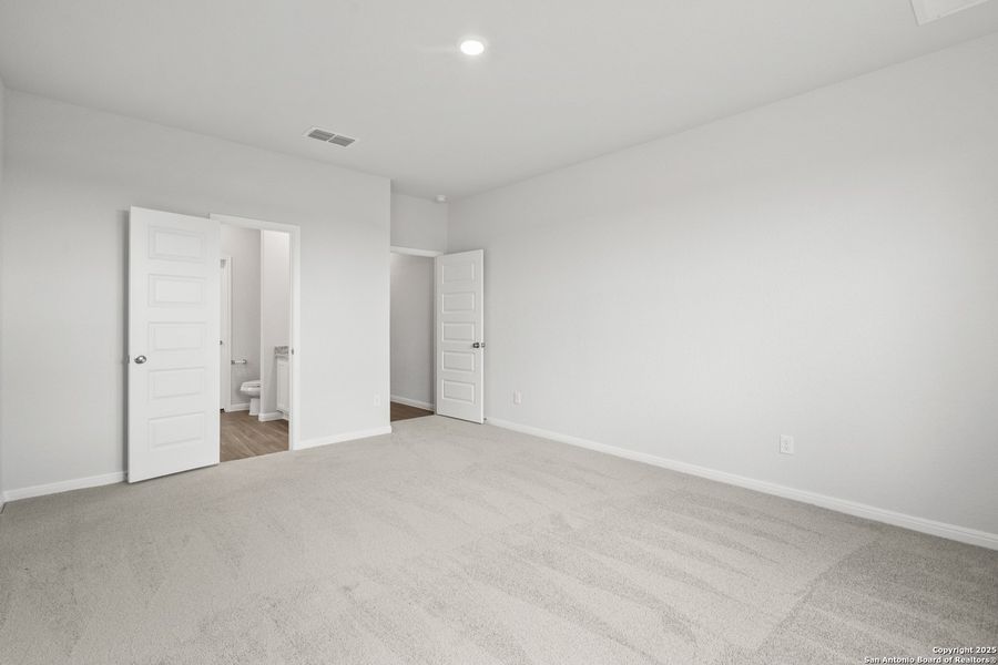 Spacious, unfurnished interior of a new home in Timber Creek, San Antonio (Image 24). Spacious, unfurnished interior of a new home in Timber Creek, San Antonio (Image 24).