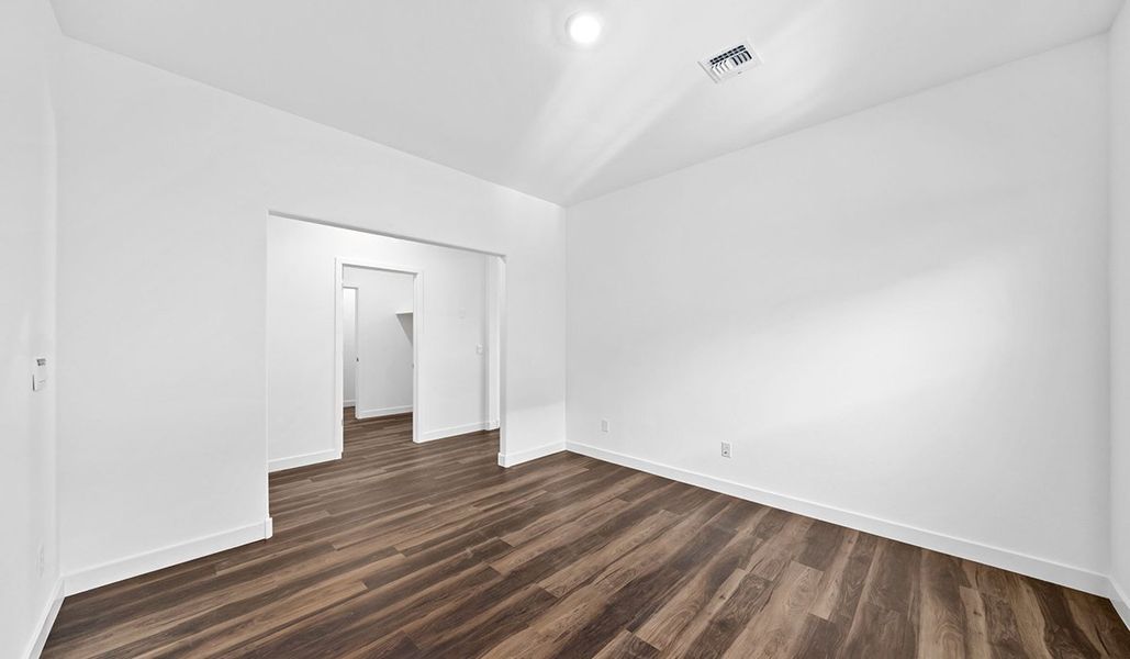 Spacious, unfurnished interior of a new home in Solterra, Green Valley (Image 32).