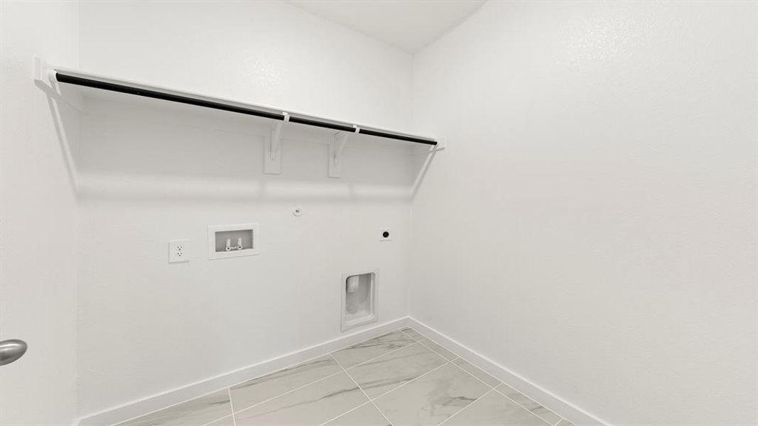 03. 1424 Elle - Utility