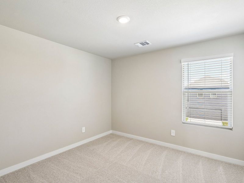 Spacious, unfurnished interior of a new home in Oak Ridge Park, Corinth (Image 15).