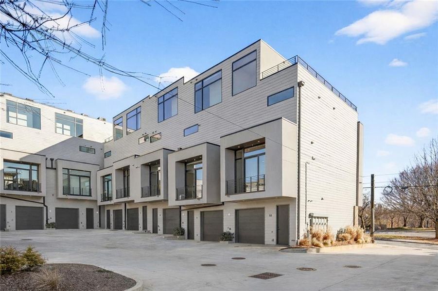 Image 26 of a home in .