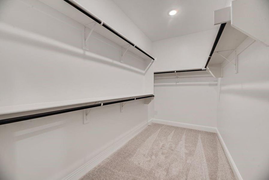 Spacious, unfurnished interior of a new home in Bayside, Rowlett (Image 31).