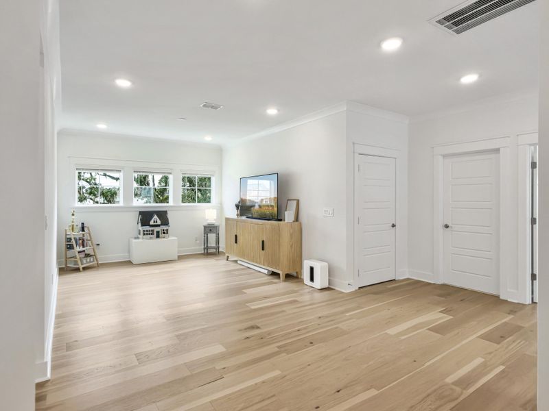 Spacious, unfurnished interior of a new home in Liberty Hill Farm, Mount Pleasant (Image 21).