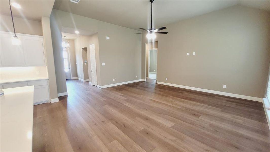 Spacious, unfurnished interior of a new home in , DeSoto (Image 25).