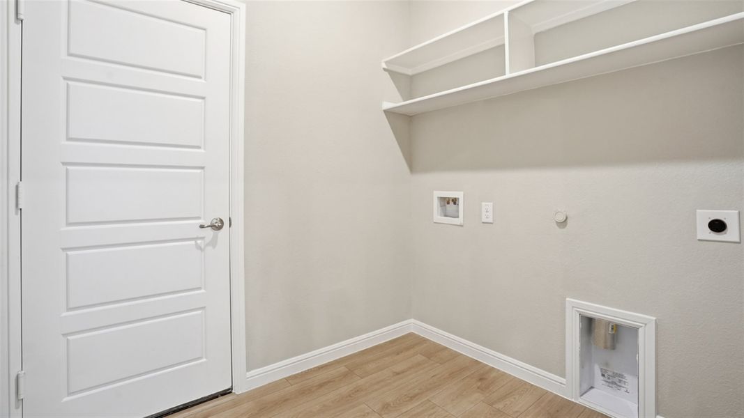 Spacious, unfurnished interior of a new home in Eden Ranch, Arlington (Image 21).