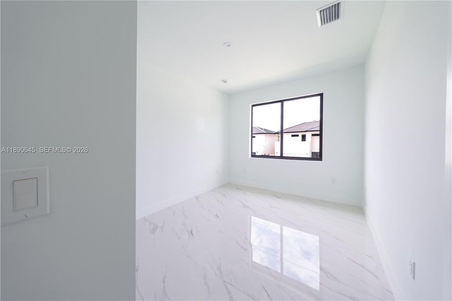 Spacious, unfurnished interior of a new home in , Miami (Image 20).