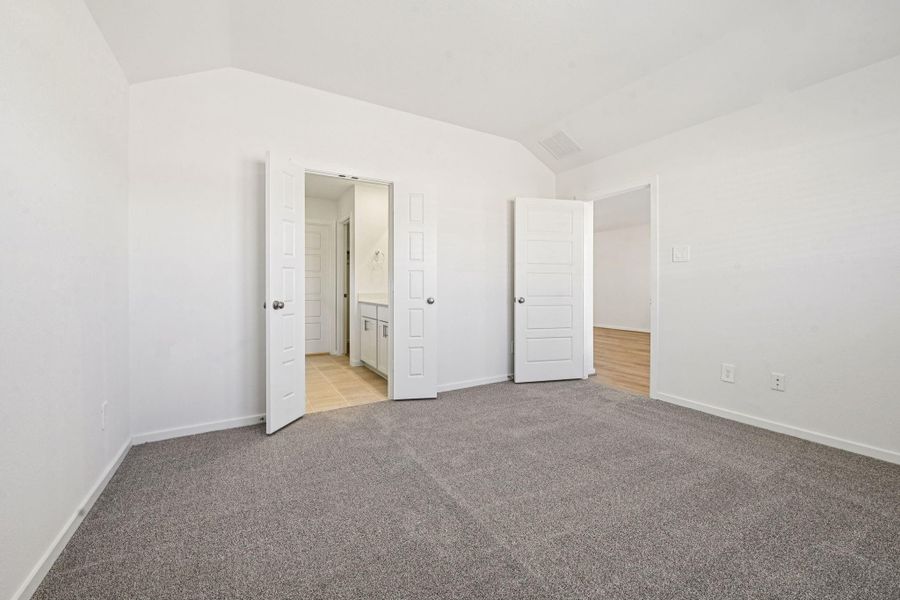 Spacious, unfurnished interior of a new home in Granger Pointe - Traditional Series, Conroe (Image 28).