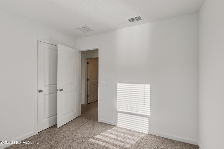 Spacious, unfurnished interior of a new home in Kings Preserve, Jacksonville (Image 16).