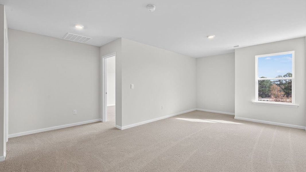Spacious, unfurnished interior of a new home in Mason Ridge, Spring Lake (Image 19).