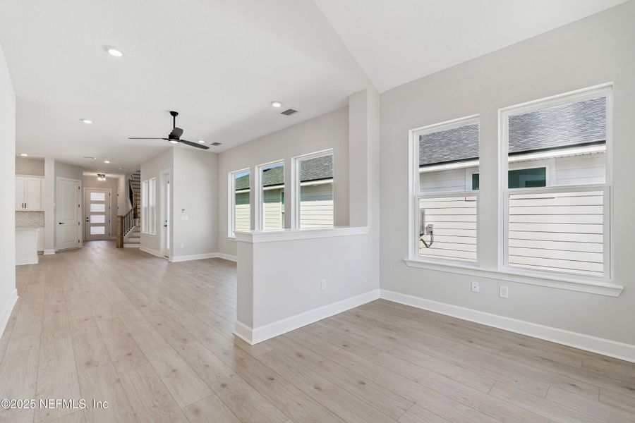 Spacious, unfurnished interior of a new home in Crosswinds 40’, Ponte Vedra (Image 25).