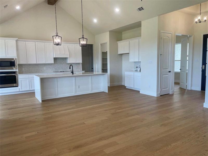 Spacious, unfurnished interior of a new home in , Waxahachie (Image 10).