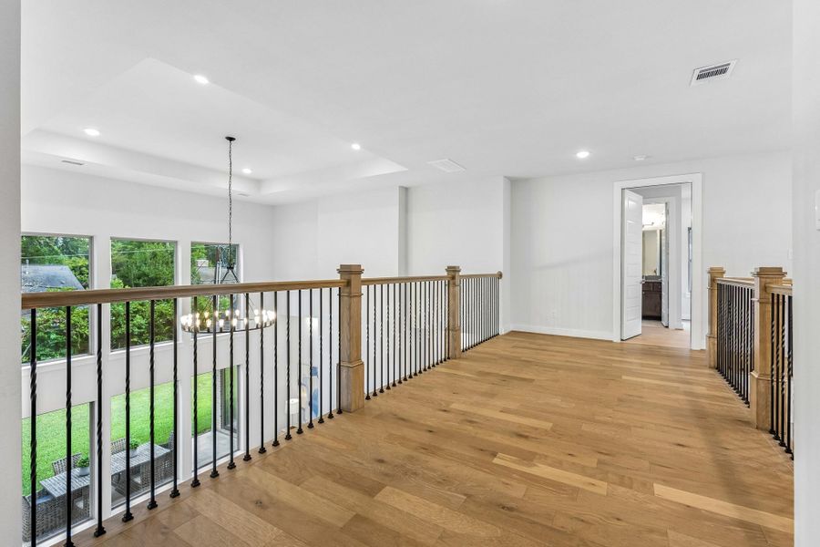 Spacious, unfurnished interior of a new home in , Houston (Image 46).