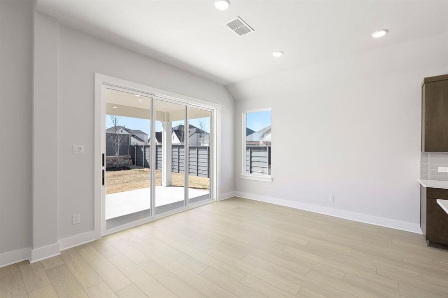 13. 500 Blue Yucca - Dining