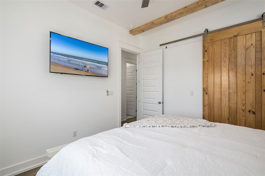 Furnished interior view inside a new home in , Bolivar Peninsula (Image 37).