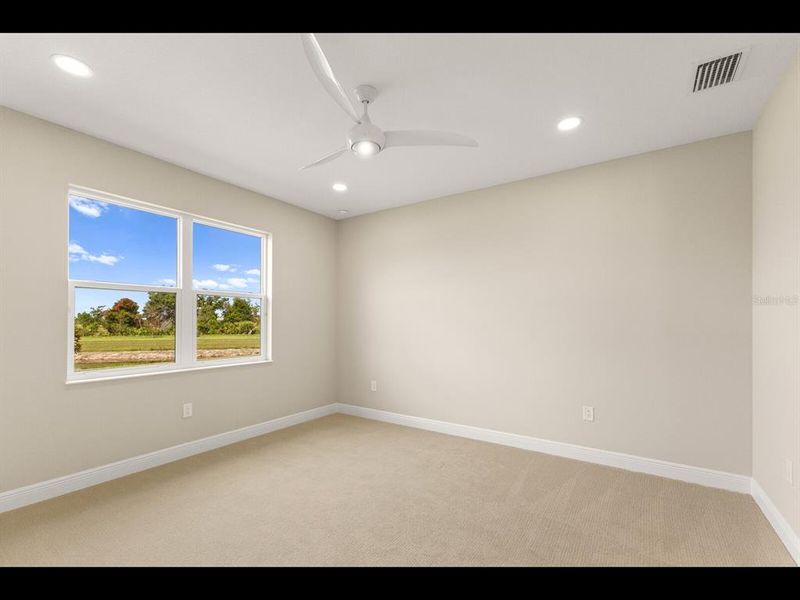 Spacious, unfurnished interior of a new home in , Sarasota (Image 32).