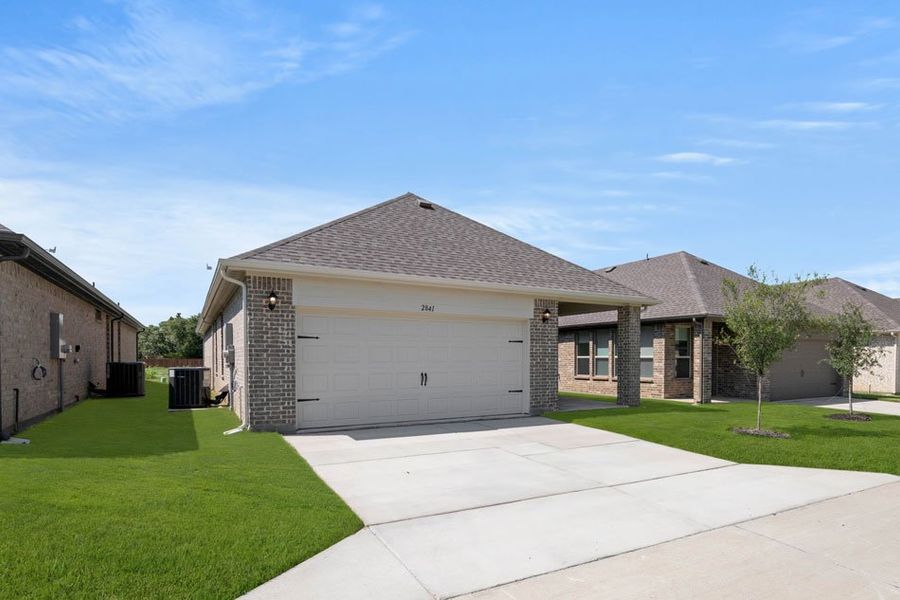 Front exterior of a new home in Redden Farms – Active Adult, Midlothian, TX, highlighting curb appeal (Image 14). Front exterior of a new home in Redden Farms – Active Adult, Midlothian, TX, highlighting curb appeal (Image 14).