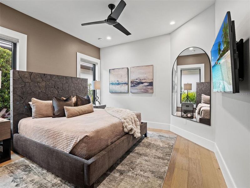 Furnished interior view inside a new home in , Orlando (Image 37).