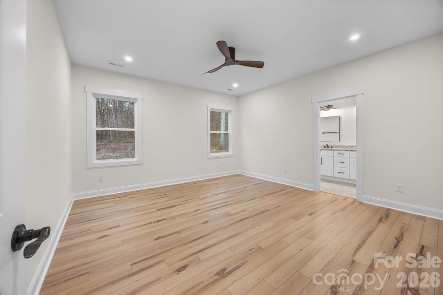 Spacious, unfurnished interior of a new home in , Cleveland (Image 29).