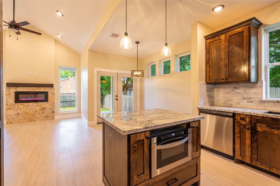 Furnished interior view inside a new home in , Texas City (Image 10).