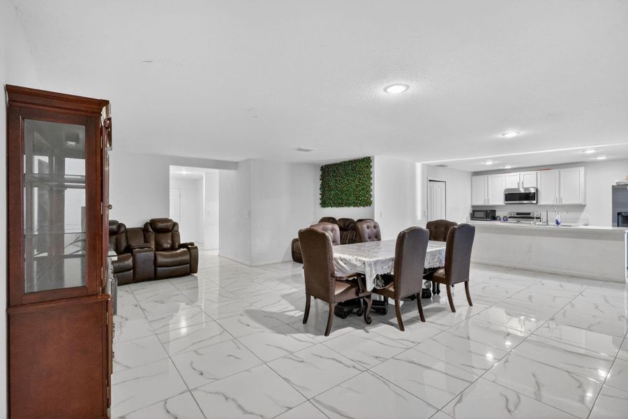 Furnished interior view inside a new home in , Fort Pierce (Image 30).