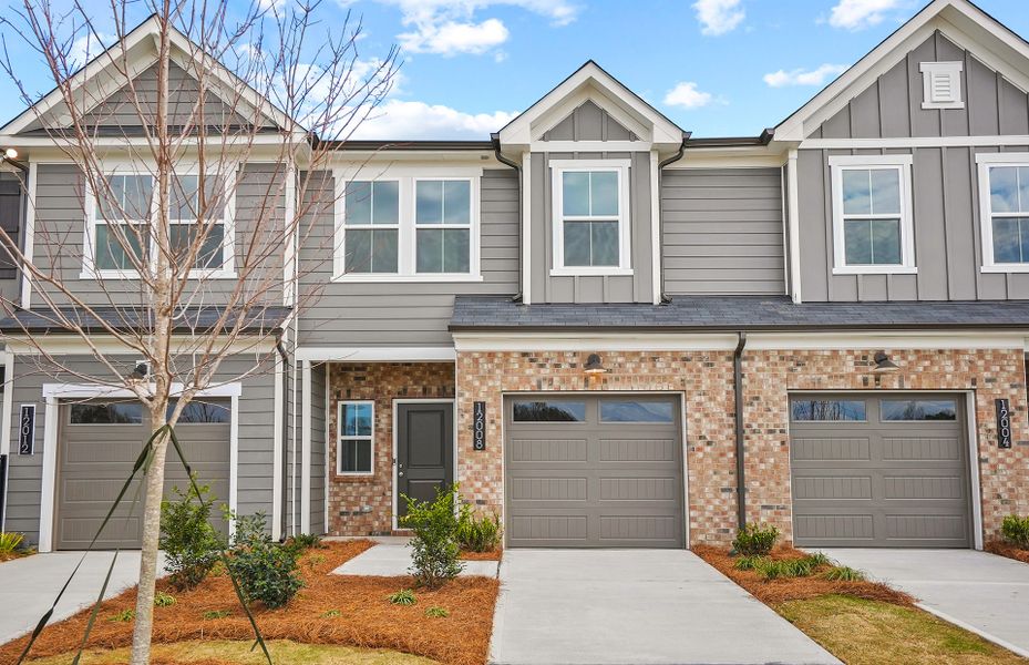 Front exterior of a new home in Mallard Park, Charlotte, NC, highlighting curb appeal (Image 26).