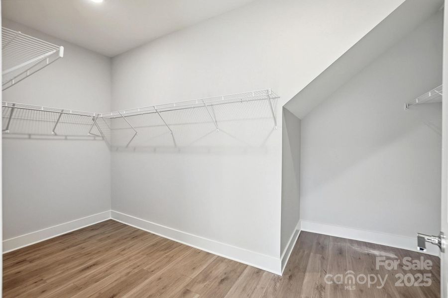 Spacious, unfurnished interior of a new home in Rone Creek, Waxhaw (Image 30).